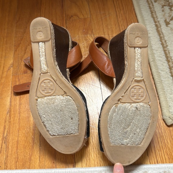 Tory Burch wedge sandals - Picture 4 of 4